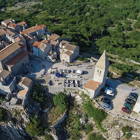In With House Sea View Holiday home Dragozetici