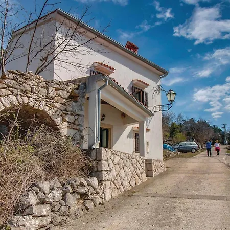 Three-bedroom In Casa vacanze