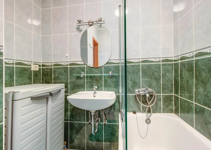 Three-bedroom In Dragozetici