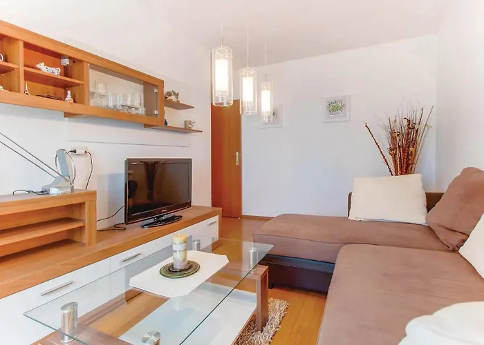 Three-bedroom In Hébergement de vacances