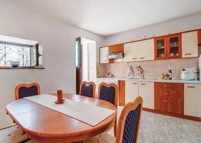 Three-bedroom In * Dragozetici