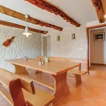 Three-bedroom In Holiday home Dragozetici