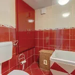 بيت للعطل Three-bedroom In Dragozetici