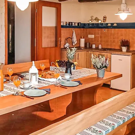 Three-bedroom In * Dragozetici
